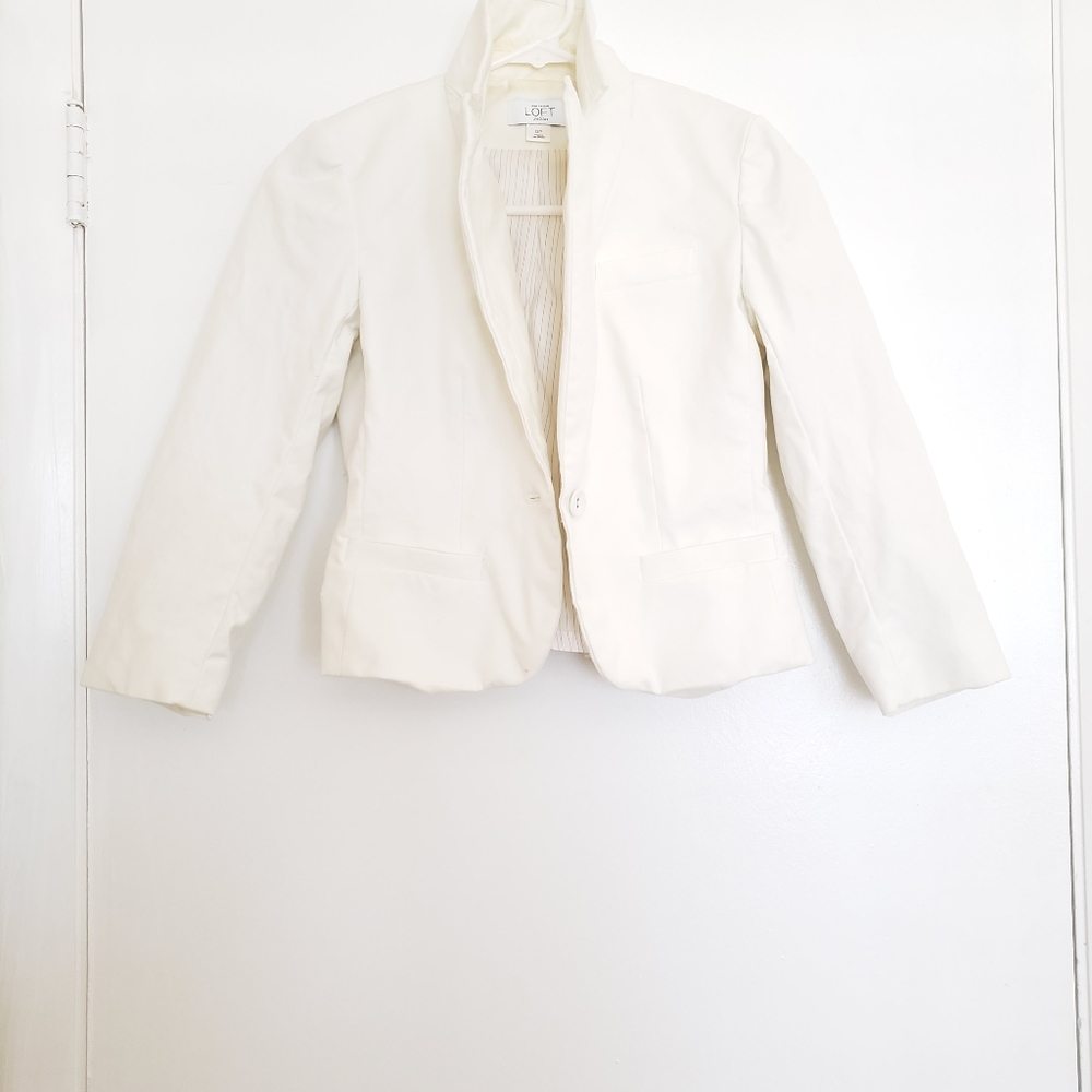 🎀Ann Taylor LOFT Cotton and Spandex White Blazer